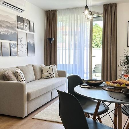 Linden Apartman 002 - Adults Only Mosonmagyarovar Luaran gambar