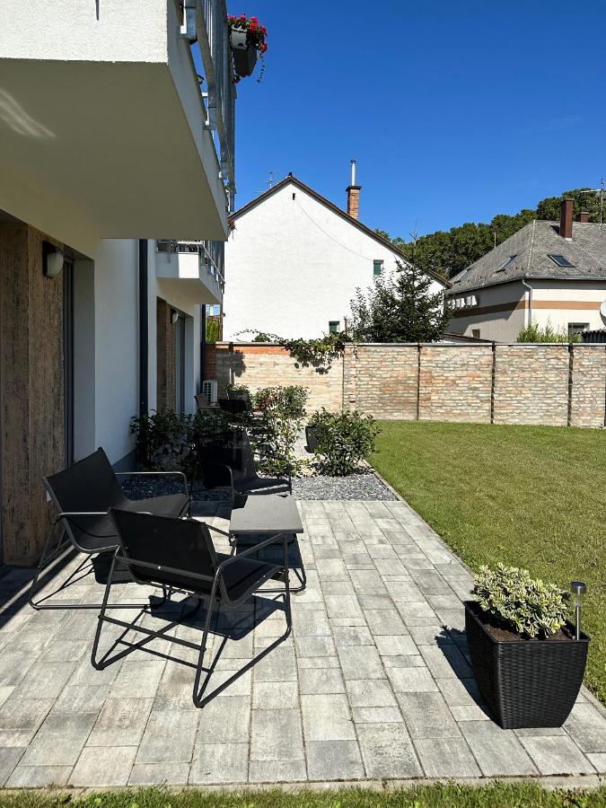 Linden Apartman 002 - Adults Only Mosonmagyarovar Luaran gambar