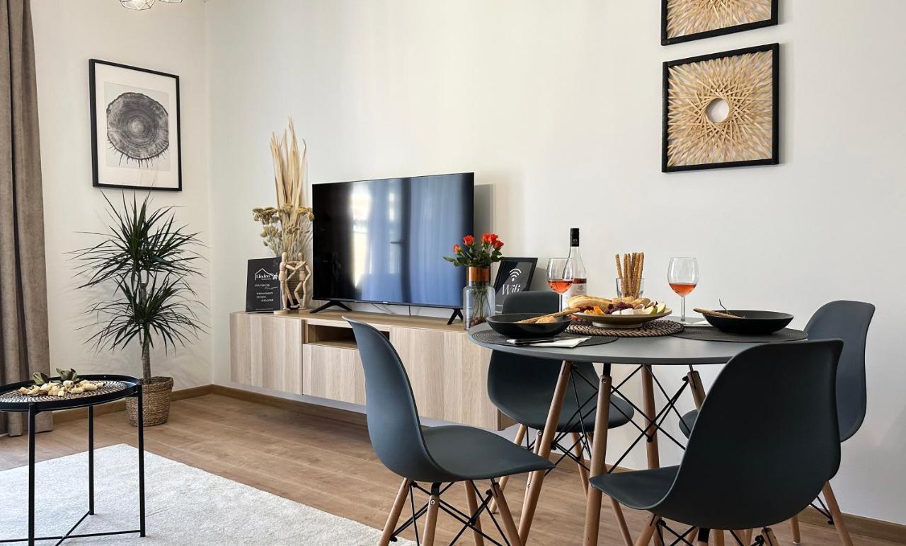 Linden Apartman 002 - Adults Only Mosonmagyarovar Luaran gambar