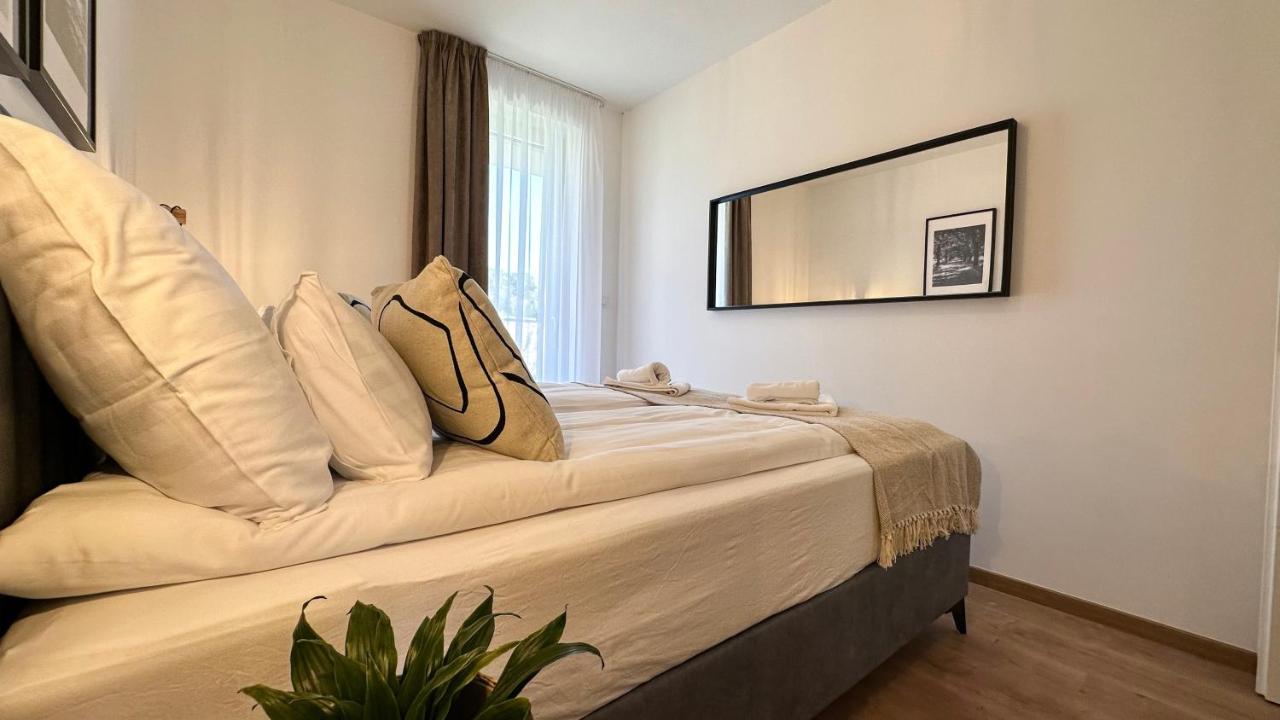 Linden Apartman 002 - Adults Only Mosonmagyarovar Luaran gambar