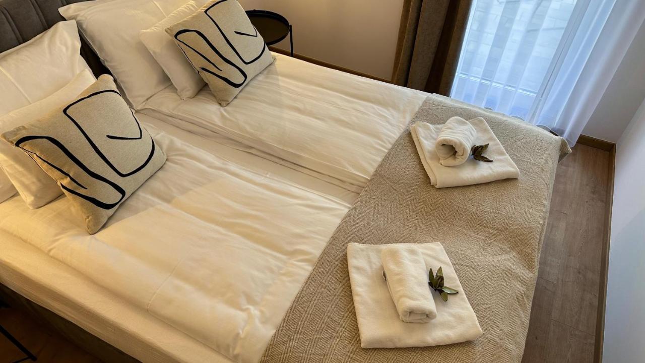 Linden Apartman 002 - Adults Only Mosonmagyarovar Luaran gambar