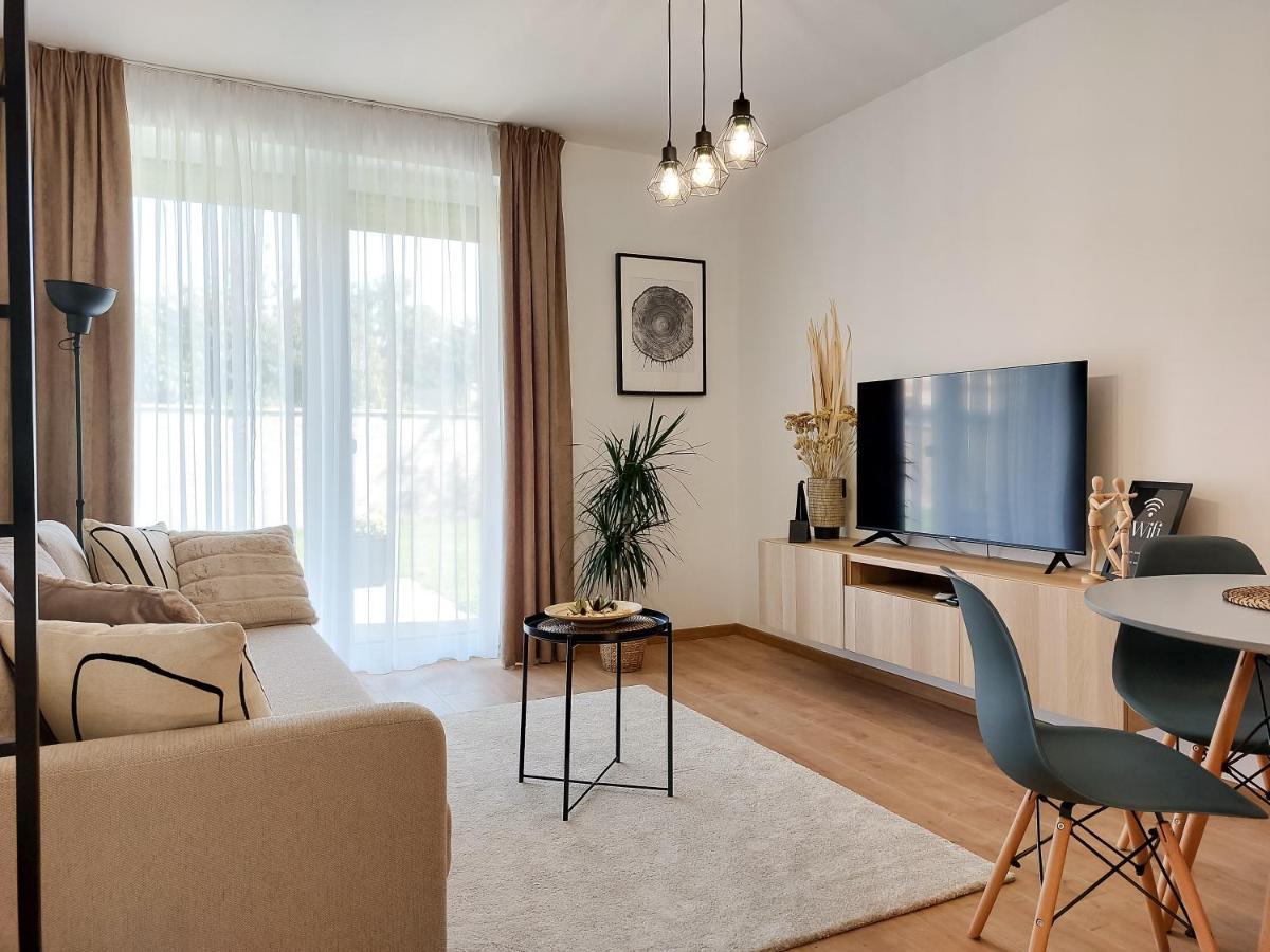 Linden Apartman 002 - Adults Only Mosonmagyarovar Luaran gambar